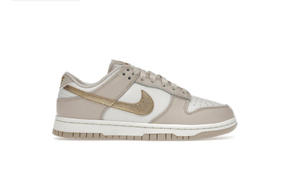Dunk Low Phantom Metallic Gold (W)